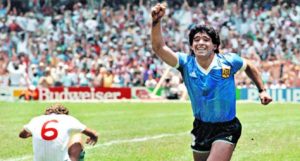Foto: Infobae. Diego Maradona celebrando el segundo gol frente a Inglaterra en el mundial de México 86.