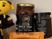 Emprendedores del departamento exhiben sus productos sostenibles en la Gobernación