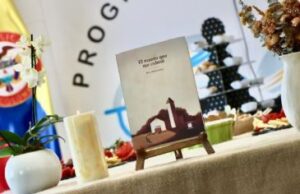 Mujer que creció en hogares de la Beneficencia de Cundinamarca publica libro sobre su historia de vida