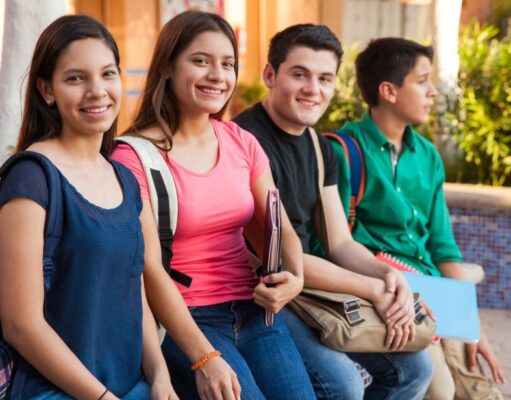 Estudiantes de Madrid podrán acceder a descuentos de hasta el 50 % en programas universitarios