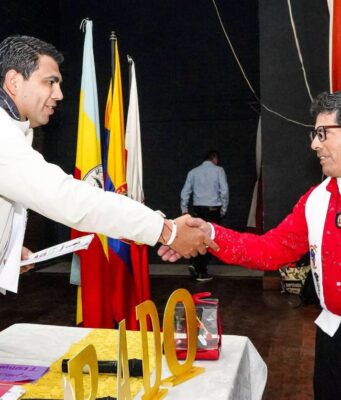 Más adultos mayores fortalecen sus habilidades tecnológicas en Soacha
