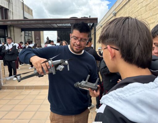Más de 90 jóvenes exploraron el potencial de las impresoras 3D y los drones en Funza