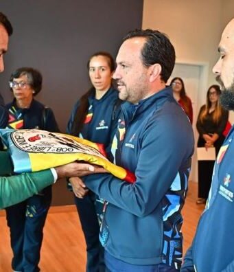 Cundinamarca entrega bandera a sus deportistas