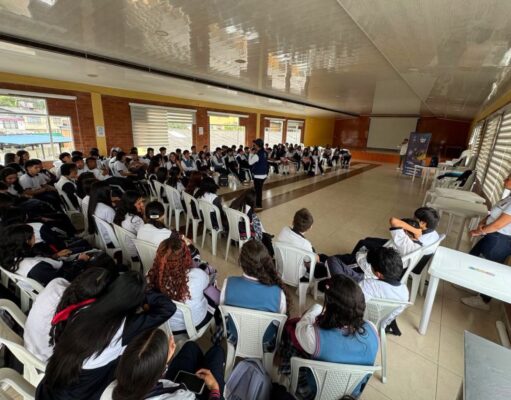 En Fusagasugá más de 2.700 estudiantes se forman para una convivencia digital segura