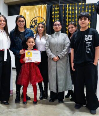 Funza graduó a más de 50 familias con la Escuela de Asistencia Familiar