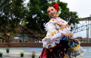 Granada exalta su tradición agrícola y turística con la fiesta de la uchuva