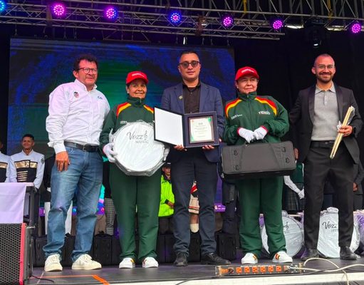 Adultos mayores de Tenjo reciben reconocimiento por su talento musical