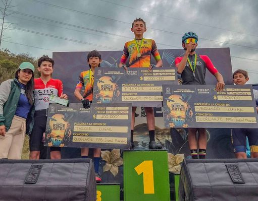 La Laguna de La Herrera en Mosquera fue escenario de una competencia sobre ruedas