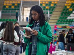 Libros, poesía y memoria reunieron a las familias de Mosquera