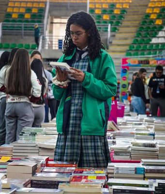 Libros, poesía y memoria reunieron a las familias de Mosquera