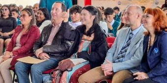 Simijaca forma estudiantes en seis idiomas
