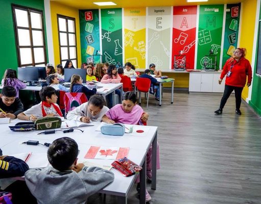 Tenjo fortalece el aprendizaje de inglés con inversión de $200 millones