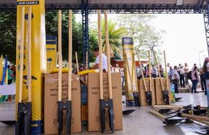 Caparrapí recibió kits agropecuarios