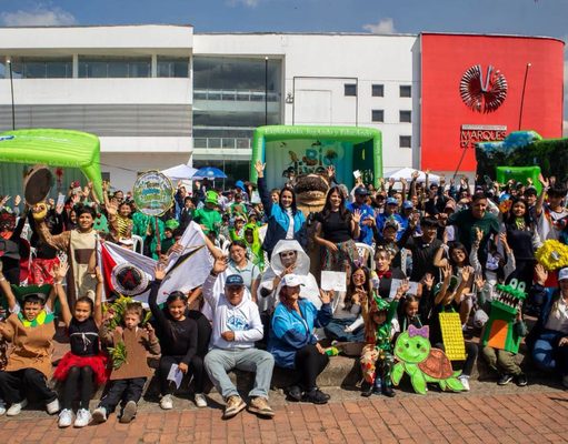 En Funza, estudiantes participaron en un desfile ambiental